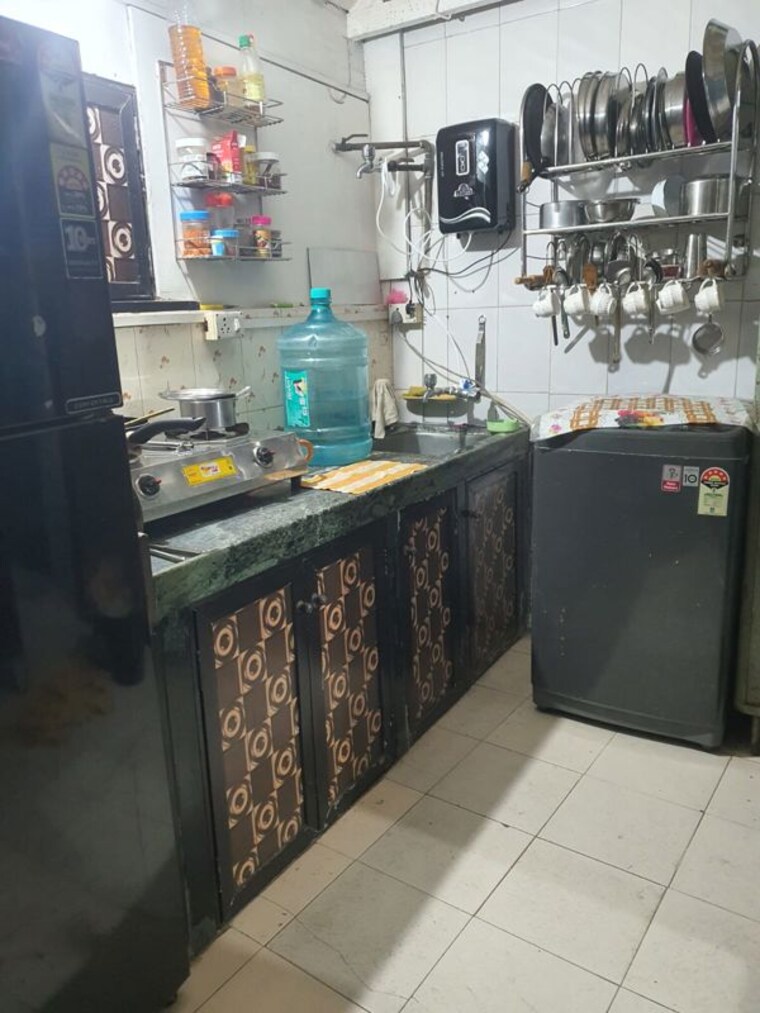 Kitchen, pali hill Pg For Girls In Pali Hill 10167011