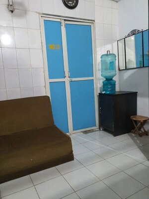 Common Area in  Pg at Pali Hill – for Rent