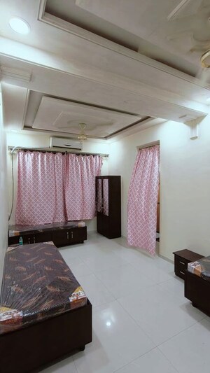 Bedroom in  Pg at Pali Hill – for Rent