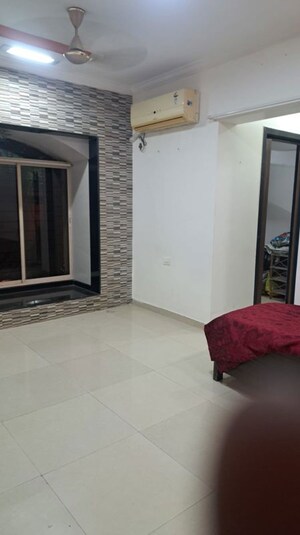 1 RK Apartment For Rent in Kandivali West