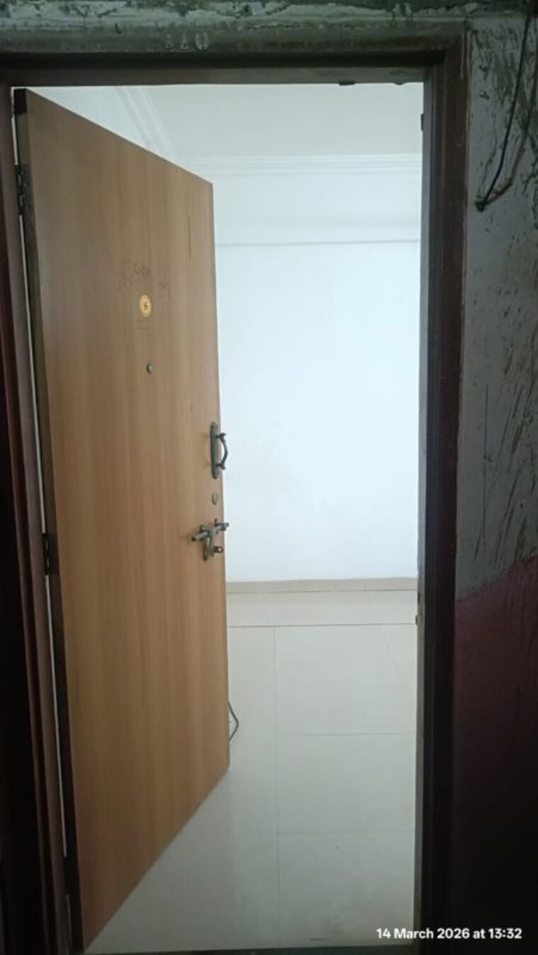 Bathroom, vakola 1 Bedroom 500 Sq.Ft. Apartment In Vakola Mumbai 10167026