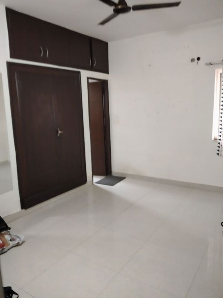 Room, vasant kunj 4 Bedroom 2000 Sq.Ft. Apartment In Vasant Kunj Delhi 10167028