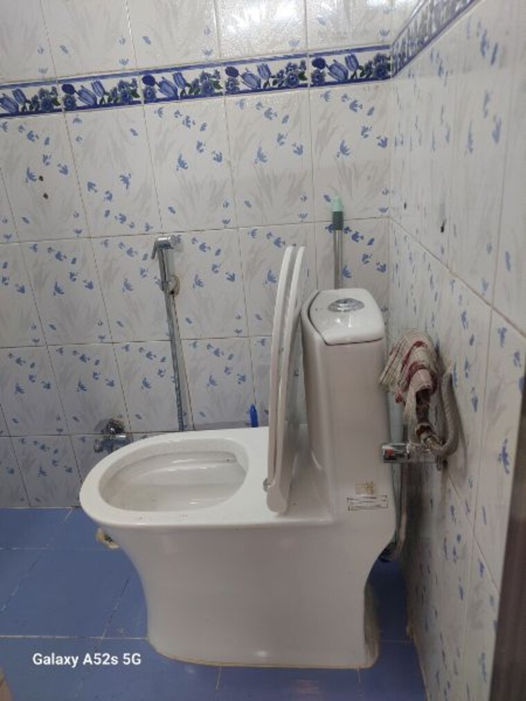 Bathroom, adchini 2 Bedroom 400 Sq.Ft. Apartment In Adchini Delhi 10167032