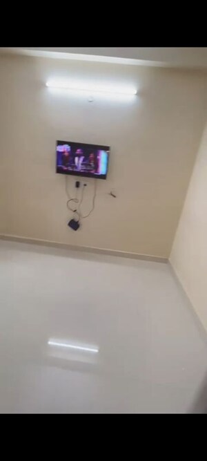 Room in 2 BHK Builder Floor at Sector 46 – for Rent