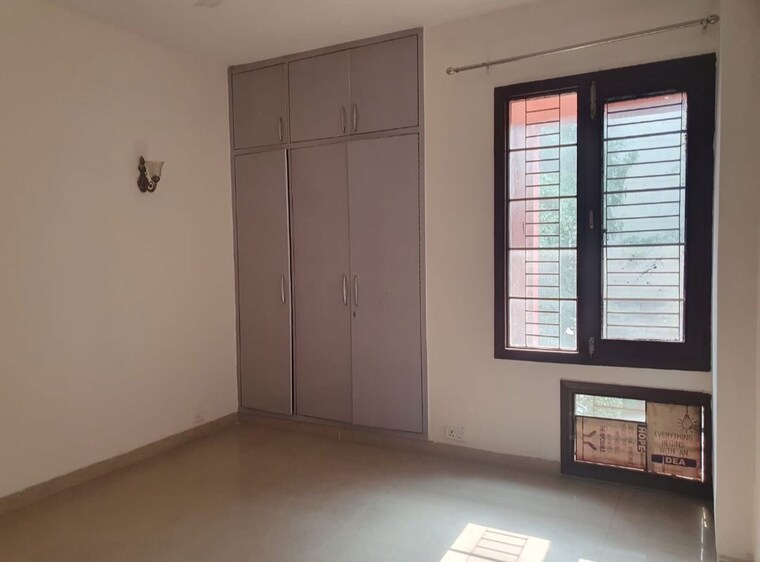 Room, south city 2 4 Bedroom 500 Sq.Yd. Builder Floor In South City 2 Gurgaon 10166979