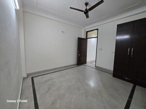 Room in 1 BHK Apartment at Chattarpur – for Rent