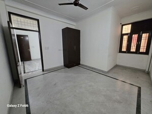 Room in 1 BHK Apartment at Chattarpur – for Rent