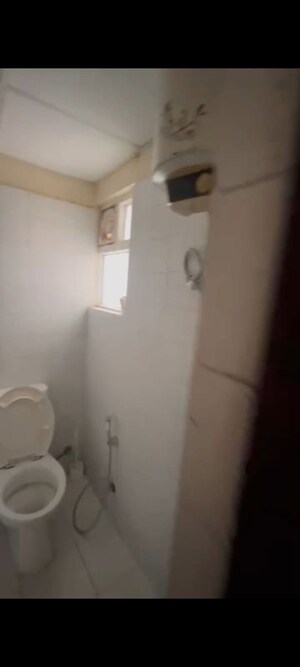 Bathroom in 3.5 BHK Apartment at Paramount Emotions, Sector 1 Greater Noida – for Rent