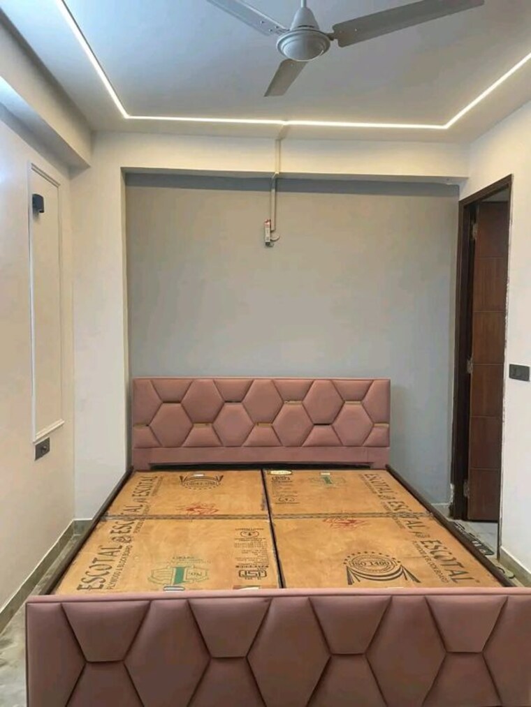 Room, palm-residency-chhatarpur 1 Bedroom 500 Sq.Ft. Apartment In Chattarpur Delhi 10167053