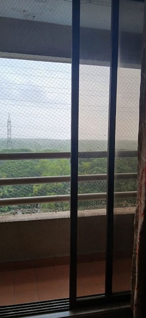 Room in 3 BHK Apartment at Mahavir Amrut, Sanpada – for Sale