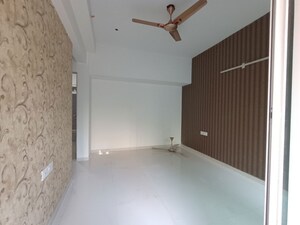 Room in 2 BHK Apartment at L And T Seawoods Residences, Seawoods – for Sale