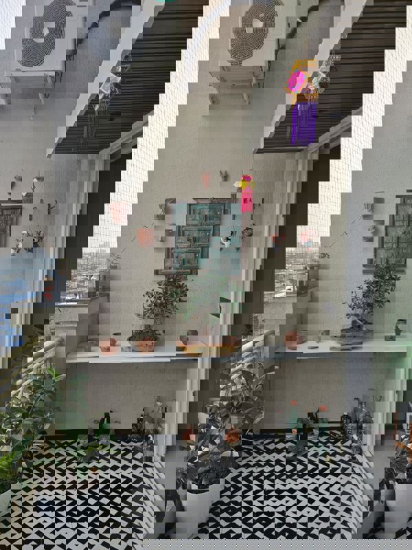 5 BHK 1800 Sq.Ft. Apartment in Neelsidhi Tower