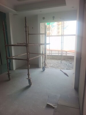 Room in 3 BHK Apartment at Aurum Alumni Bliss, Sector 22d Yamuna Expressway – for Sale