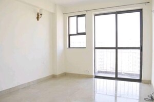 Room in 4 BHK Apartment at Unitech The Residences Gurgaon, Sector 33 – for Sale