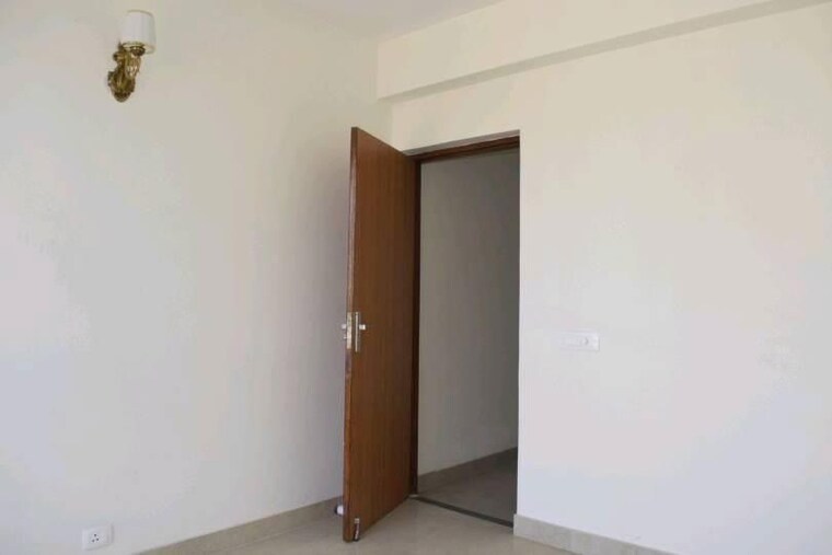 Room, unitech-the-residences-gurgaon 4 Bedroom 1870 Sq.Ft. Apartment In Sector 33 Gurgaon 10167095