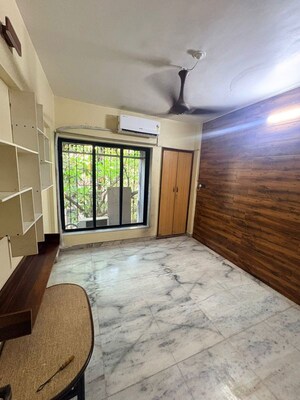 Room in 4 BHK Apartment at Jai Siyaram Apartment Sector 12, Vashi Sector 12 – for Rent