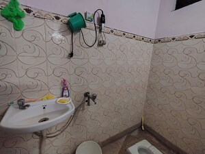 Bathroom in 1 RK Apartment at Katwaria Sarai – for Rent