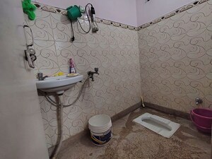 Bathroom in 1 RK Apartment at Katwaria Sarai – for Rent