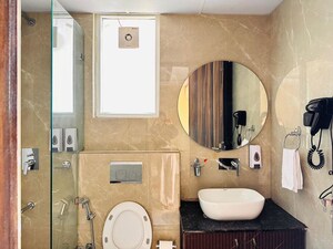 Master Bedroom in 1 BHK Builder Floor at Sector 43 – for Rent