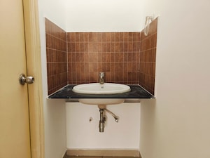 Furnished Amenities in 2 BHK Apartment at Kolte Downtown Beryl, Kharadi – for Rent