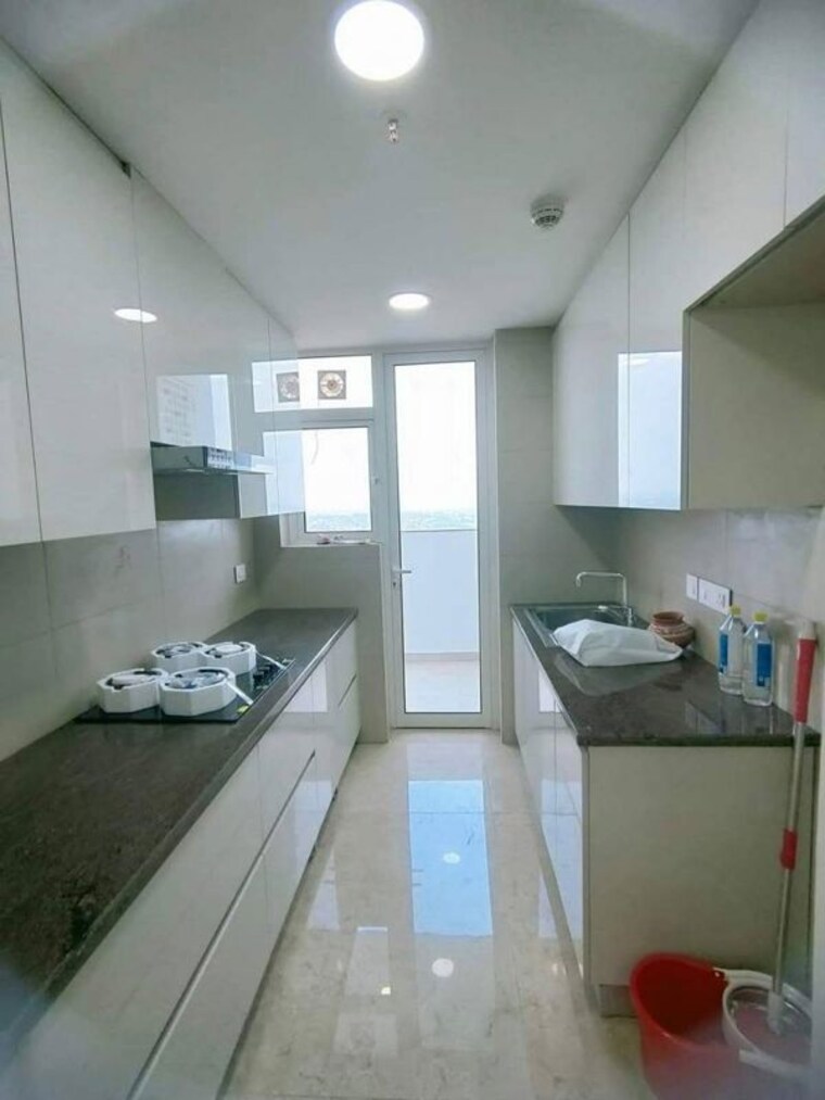Kitchen, tulip-violet 3 Bedroom 1535 Sq.Ft. Apartment In Sector 69 Gurgaon 10167123