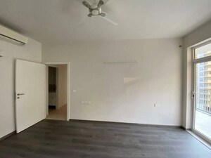 Room in 3 BHK Apartment at Tulip Violet, Sector 69 – for Sale