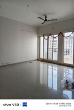 3.5 BHK + Servant Room 2290 Sq.Ft. Apartment in One OAK Natura