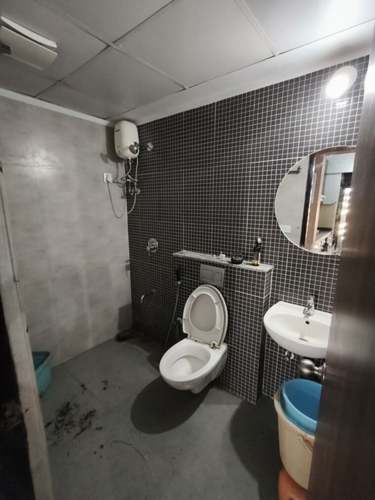 Bathroom, lodha-downtown 1 Bedroom 450 Sq.Ft. Apartment In Dombivli East Thane 10167117