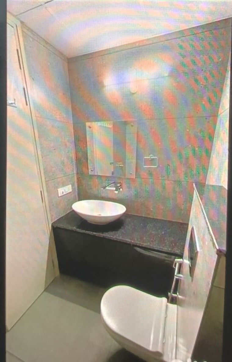 Bathroom, bollywood-esencia 3 Bedroom 1800 Sq.Ft. Apartment In Ghazipur Zirakpur 10167169