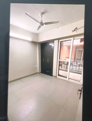 Room in 3 BHK Apartment at Bollywood Esencia, Ghazipur – for Rent