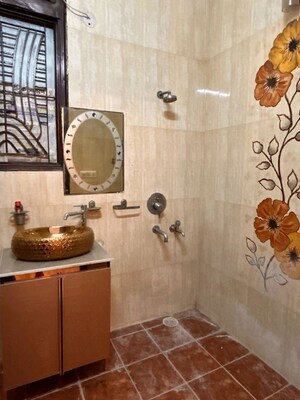 Furnished Amenities in 4 BHK Apartment at BPTP Park 81, Sector 81 – for Rent