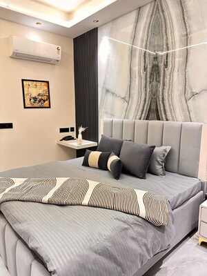 Master Bedroom in 1 BHK Builder Floor at Sector 38 – for Rent