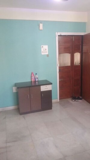 Room in 2 BHK Apartment at Laxmi Narayan Residency, Vartak Nagar – for Rent