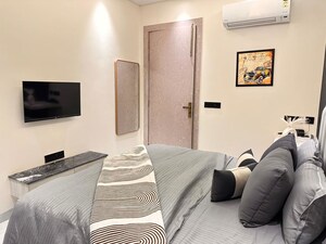 Bedroom in 1 BHK Builder Floor at Sector 38 – for Rent