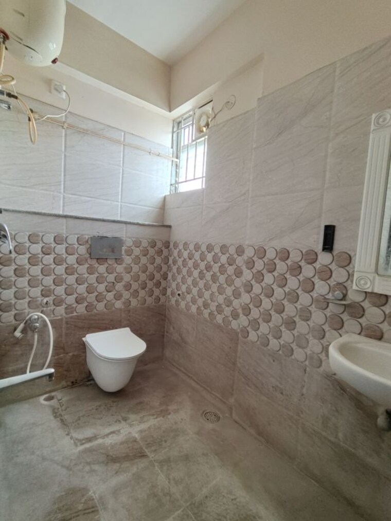 Bathroom, bm-luxuria 3 Bedroom 1585 Sq.Ft. Apartment In Hsr Layout Bangalore 10167213