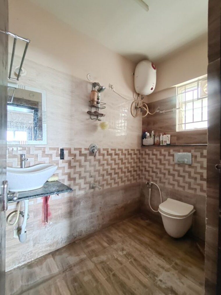 Bathroom, bm-luxuria 3 Bedroom 1585 Sq.Ft. Apartment In Hsr Layout Bangalore 10167213