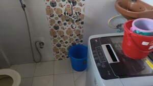 Bathroom in 1 BHK Apartment at Vakola – for Rent