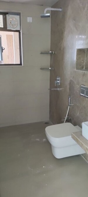 Bathroom in 2 BHK Apartment at Peninsula Celestia Spaces, Parel – for Sale