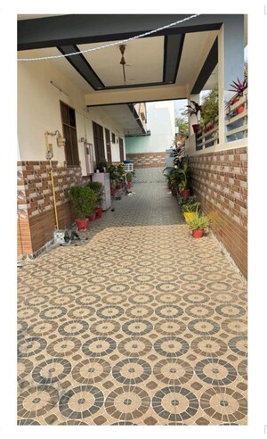 Bedroom in 5 BHK Villa at Gomti Nagar – for Rent