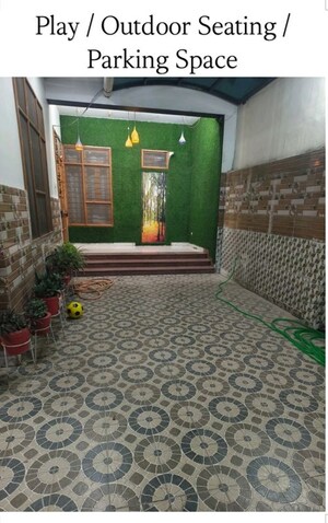 Bedroom in 5 BHK Villa at Gomti Nagar – for Rent