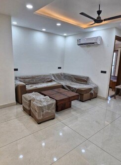 5 BHK + Extra Room Builder Floor For Rent in Sushant Lok 3