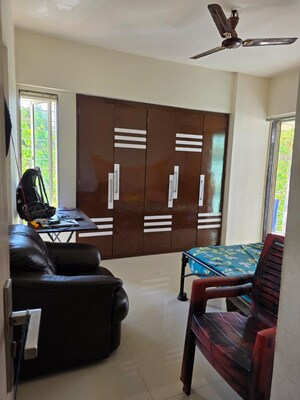 Team Area in 2 BHK Apartment at Cosmos Lounge, Manpada – for Rent