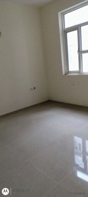 Room in 3 BHK Apartment at Omaxe R2, Gomti Nagar – for Sale
