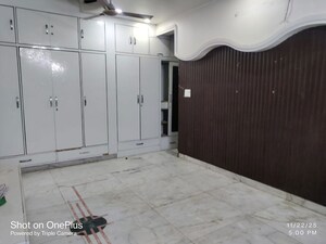 Room in 3 BHK Builder Floor at Gyan Khand ii – for Sale