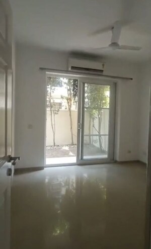 Room in 3 BHK Apartment at Emaar MGF Emerald Hills, Sector 65 – for Rent
