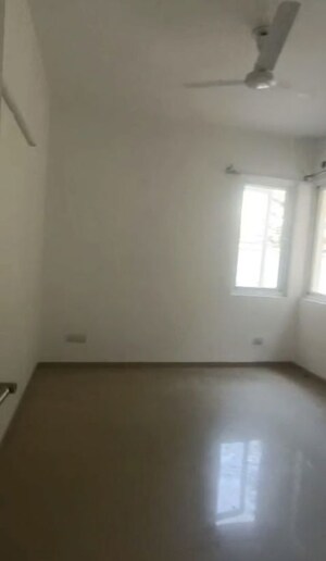 Room in 3 BHK Apartment at Emaar MGF Emerald Hills, Sector 65 – for Rent