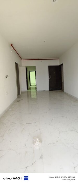Room in 2.5 BHK Apartment at Suyog CHS Tilak Nagar, Tilak Nagar – for Rent