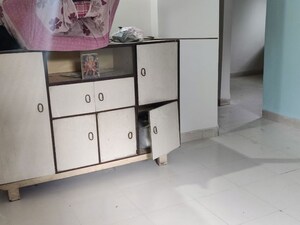 Living Room in 1.5 BHK Apartment at Alkapuri Society – for Sale