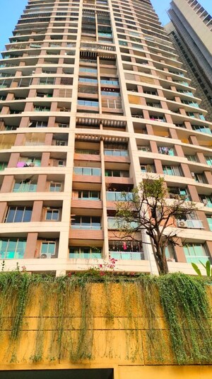 2 BHK Apartment – Exterior View View at Kalpataru Towers, Kandivali East - for Rent