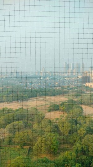 Bathroom in 2 BHK Apartment at Kalpataru Towers, Kandivali East – for Rent